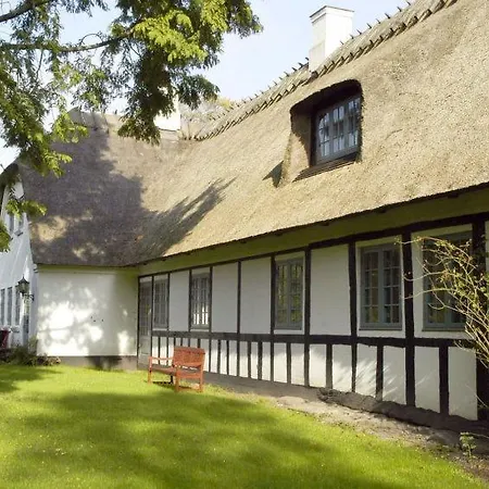 Holiday home Sleeps 18 Pool Wifi Ronaes