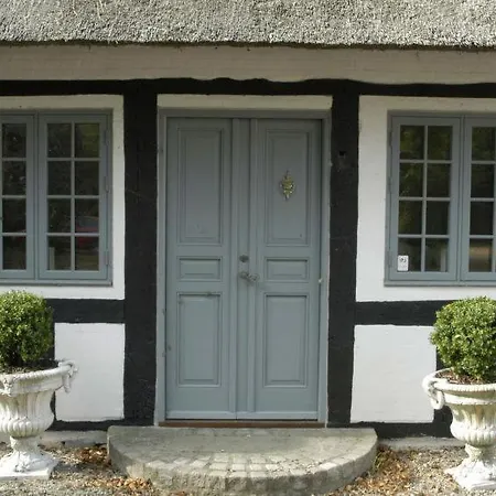 Sleeps 18 Pool Wifi Holiday home
